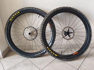 coppia ruote 29" complete, tubless,