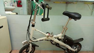bicicletta elettrica pieghevole
