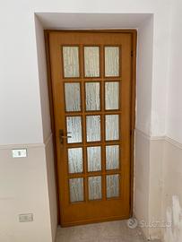 Porta interna  in legno con vetro satinato decorat