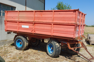 Rimorchio agricolo ribaltabile