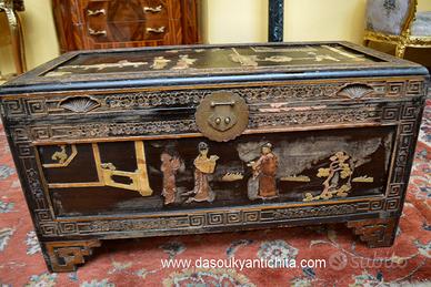 Baule in legno laccato cinese metà XX secolo