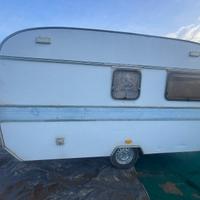 Roulotte con documenti 4,80 mt 4 posti