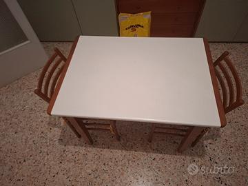 tavolo legno + 2 sedie