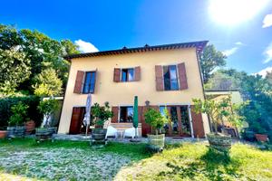 Esclusivo Podere con Uliveto e Villa di Charme