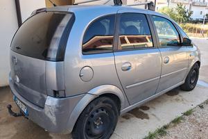 opel meriva con gancio traino