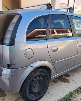 opel meriva con gancio traino