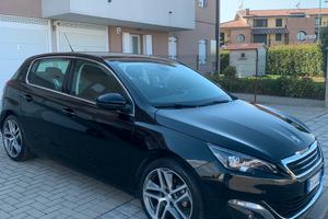 PEUGEOT 308 Allure 1.6 .BlueHDI 2016