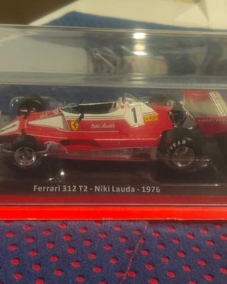 5 Grandi Ferrari form 1:24 Lauda, Leclerc, Sainz ,