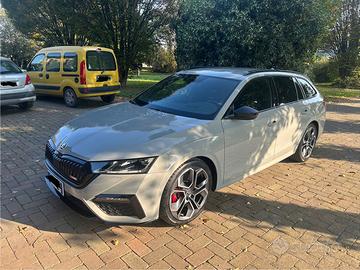Skoda Octavia RS IV 2.0 245cv