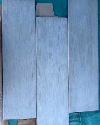 Stock Piastrelle Effetto Legno sbiancato naturale
