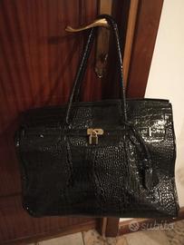 borda grande serpentata nera