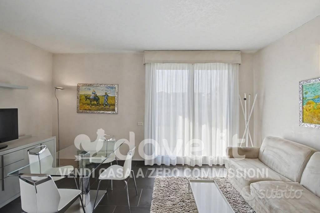 Palazzo / Stabile di 1100 m² con 2 locali a Mantov - Vista 3
