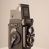 Yashica  mat 124g