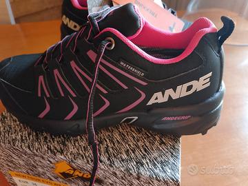 Scarpe da trekking Ande n. 36 nuove con carte
