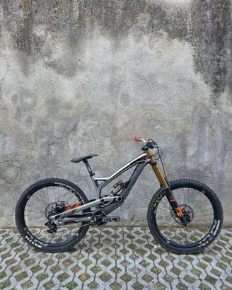 YT TUES CF PRO RACE TG.M USATO