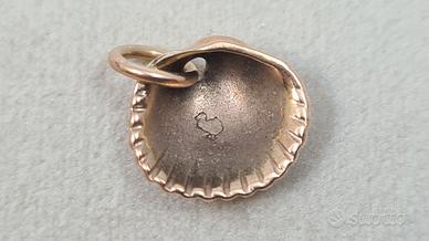 Ciondolo Corallo DoDo in Oro 9 kt 1 gr circa