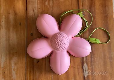 Lampada da muro Ikea a forma di fiore