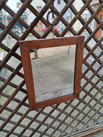 Specchio con cornice in legno di rovere 