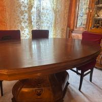 Tavolo da pranzo stile olandese