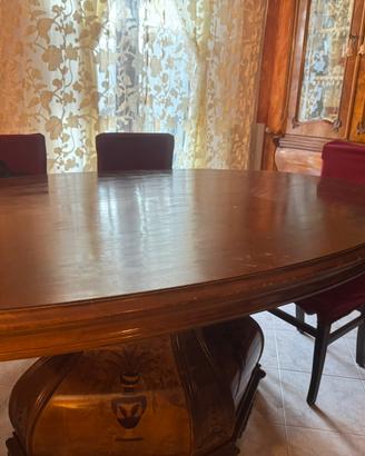 Tavolo da pranzo stile olandese