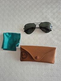 RAY BAN
