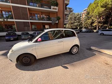 LANCIA Y DIVA