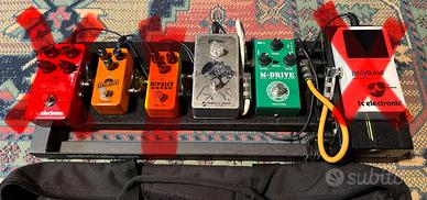 Pedal train mini, alimentatore Modtone e pedali