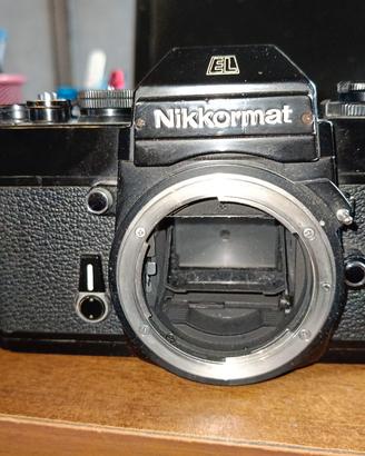 Nikon Nikkormat EL nera solo corpo