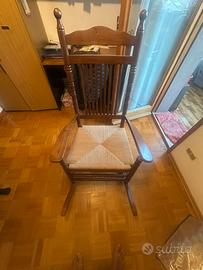 Sedia a dondolo in legno