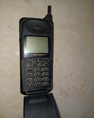Cellulare vintage motorola 8700