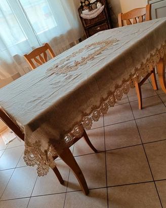 Tovaglia/ pizzo./ shabby