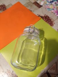 Vaso in vetro ermetico