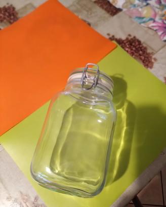 Vaso in vetro ermetico