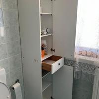 Mobiletto bianco per bagno