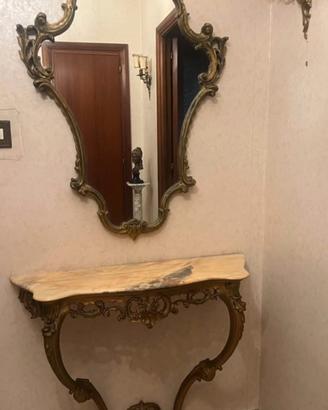 specchiera e consolle in legno e marmo