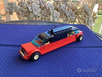 LEGO LIMOUSINE ROSSA CON 3 MINIFIGURE