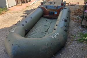 Gommone pneumatico e motore 4 cavalli