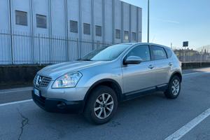 Nissan Qashqai 2.0 dCi  4×4  Tetto panoramico