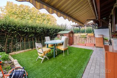 VILLA A SCHIERA A TREVIGLIO