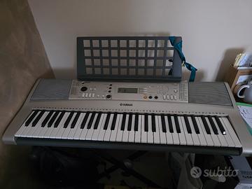  Tastiera Yamaha PSR-E313 