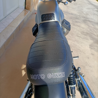 Moto Guzzi V7 II Stone