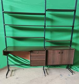 Libreria con mobile scrivania in legno e ferro