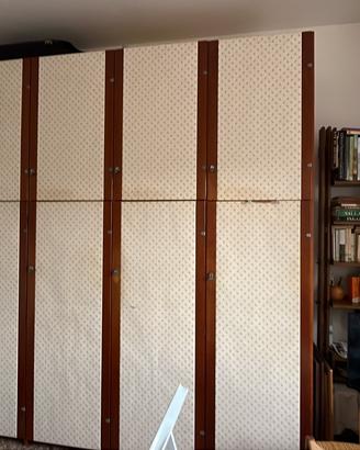 Armadio in legno