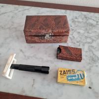 Antico rasoio bachelite
