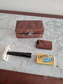 Antico rasoio bachelite