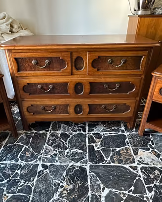 Set camera cassettone e due comodini