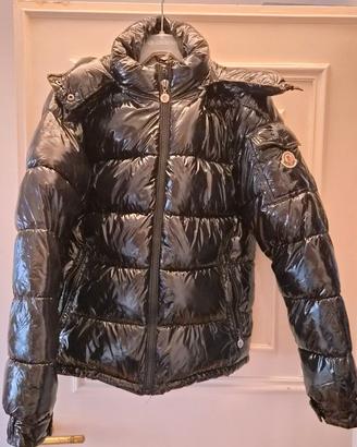 Giacca piumino uomo nera lucida – tipo  Moncler