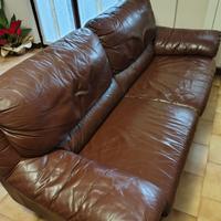 Divani 3 e  2 posti in pelle