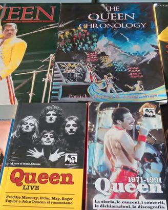 materiale queen cd e libri in condizioni perfette