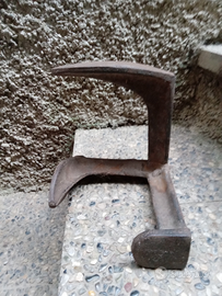 Antica incudine da calzolaio in acciaio